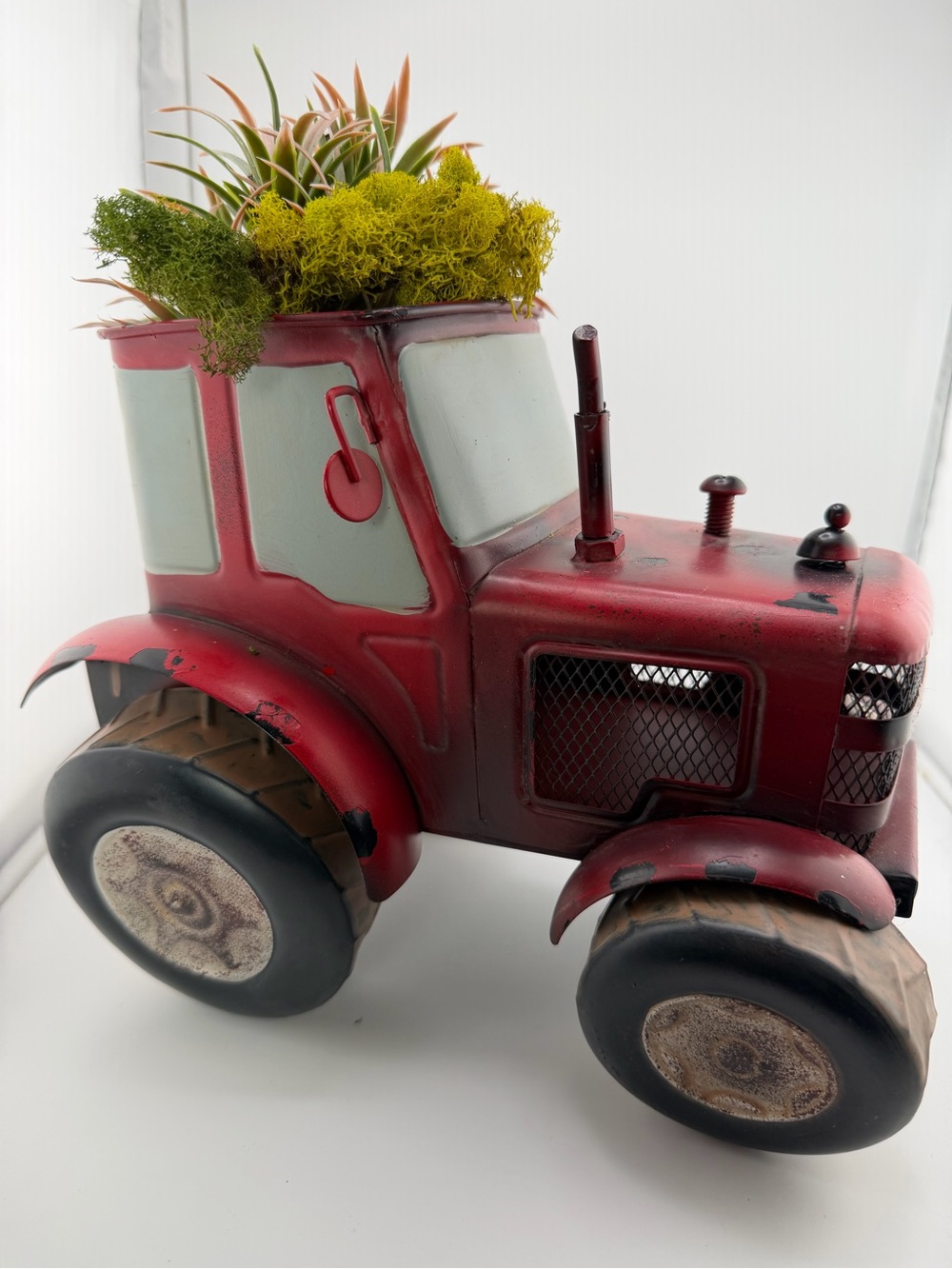 Red Tin Vintage Tractor Planter - Home Decor Accents NWT